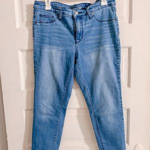 Light wash high-waisted skinny jeans
